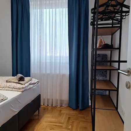 Azimut Art Lägenhet *