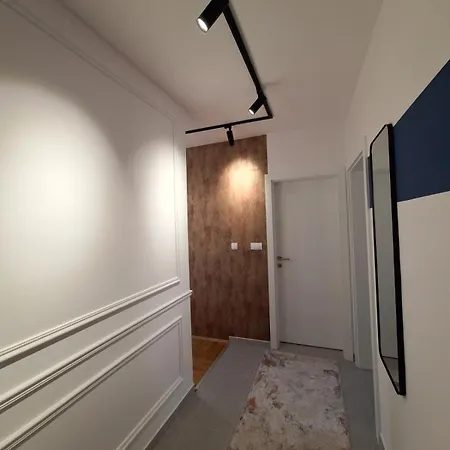 Azimut Art Lägenhet *